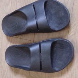 OOFOS sport sandals black